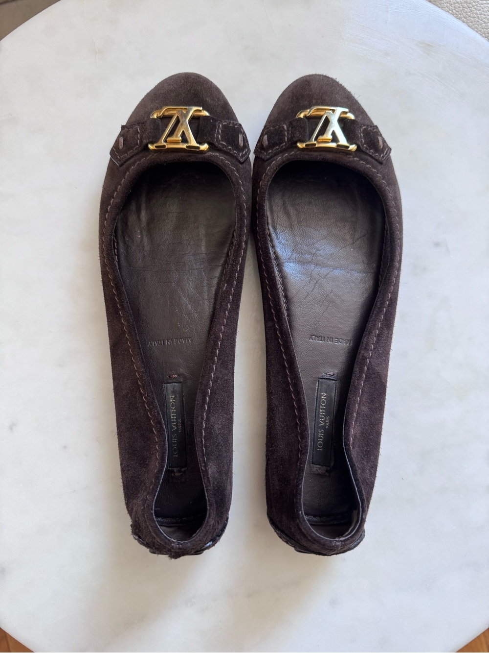💯 authentic Louis Vuitton Brown Suede Ballet Flats with Gold LV Hardware
